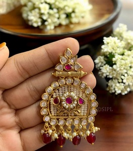 ต่างหูดีไซน์เนอร์คุณภาพดีที่สุด ประดับด้วยหินเทียม สำหรับผู้หญิงและเด็กผู้หญิง เหมาะสำหรับงานกลางคืน งานปาร์ตี้ และแฟชั่น - Product Image 3