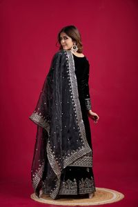 Nuevo diseñador totalmente cosido parte superior Dupatta hermosa secuencia de bordado tela de terciopelo de trabajo para ropa de fiesta indio pakistaní - Product Image 3