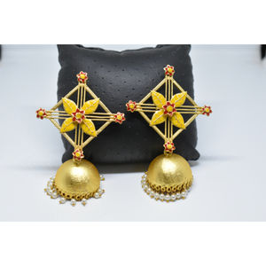 Meenakari-partywear hecho a mano, tradicional, dorado, mate, acabado de latón, pendientes jhumka para niñas y mujeres - Product Image 1