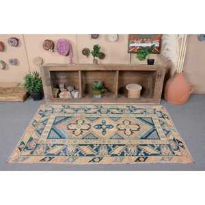 Alfombra Turca Vintage de 3.9x6.2 pies, Alfombra de Área, Alfombra Azul con Diseño de Patchwork - Product Image 4