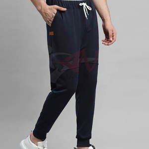 Pantalons de survêtement pour hommes Fresh Look avec tissu léger et design flexible pour la course à pied et la salle de sport - Product Image 4
