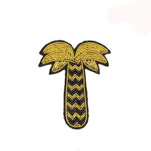 Appliques de luxe brodées à la main, motif double paisley, strass 3D, pierres précieuses roses, fils d'or, tissu en feutre, badge à coudre personnalisable pour vêtement - Product Image 1