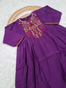 Elegante pantalón Kurti Dupatta para mujer, conjunto con bordado, elegante traje étnico de 3 piezas para fiesta, ropa festiva e informal - Product Image 6