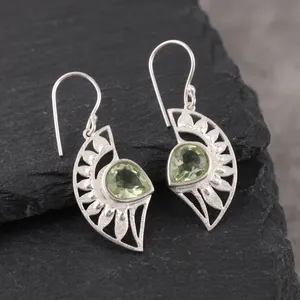 Boucles d'oreilles pendantes Niharika Gems pour femmes en argent sterling 925, style bohème, avec améthyste sertie clos, motif floral, pour usage quotidien - Product Image 1