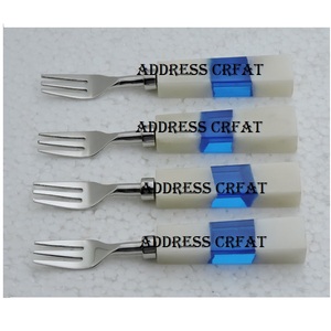 Ensemble de fourchette à fruits en acier inoxydable 18/8 personnalisé avec poignée en résine et en bois décor de mariage vaisselle vaisselle ensemble de fourchette à dîner - Product Image 2