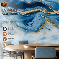 Panneau mural en marbre brillant à motif agate fluide pour murs décoratifs de salle à manger, plaque de marbre dorée UV