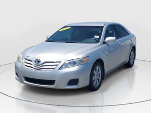 EN SOLDE! Véhicule commercial d'occasion Toyota Camry LE 2011 en vente aux enchères par un courtier - Product Image 1