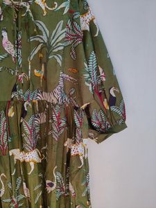 Robe d'été midi avec imprimé de la jungle Trending Long Block Print Deep Neck et String Closure Mini Dress Style - Product Image 3