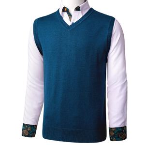 Pull sans manches en maille thermique raffinée pour homme, conçu pour une présentation élégante en hiver - Product Image 2