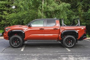 Sử dụng 2024 cho tacoma TRD Pro Cab đôi 4x4 Turbo R15 da tối DIESEL cửa sổ trời nextgenadventuretruck khả năng tiên tiến - Product Image 3