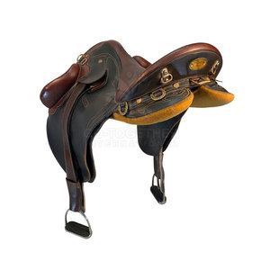 Selle de cheval en cuir de luxe avec siège confortable pour cavaliers professionnels, entraînement quotidien et utilisation en extérieur. - Product Image 2