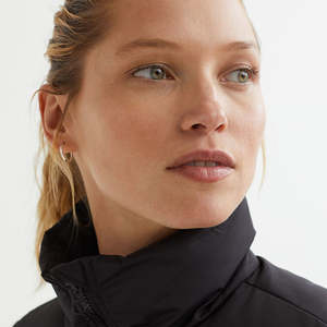 Dernier modèle de veste d'hiver matelassée en duvet, tissu 100% polyester, motif uni, manches longues, fermeture éclair, veste à bulles pour femmes - Product Image 5