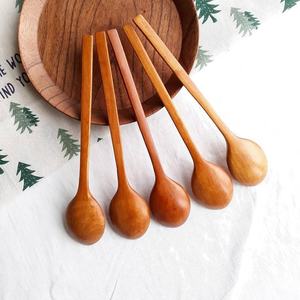 Cuillère en bois Durable ustensile de cuisine cuillère à mélanger naturel de haute qualité à vendre en gros écologique du Vietnam - Product Image 3