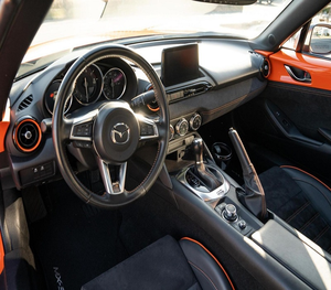 รถสปอร์ตเปิดประทุน2ประตูขนาดกะทัดรัด2024น้ำหนักเบาแชสซีเครื่องยนต์เบนซินแบบหมุนสูงสไตล์โรดสเตอร์ RWD - Product Image 5