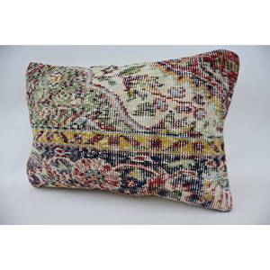 Oreiller Kantha en laine patchwork Paisley vintage multicolore de 16x24 pouces tissé à la main avec un motif complexe - Product Image 3