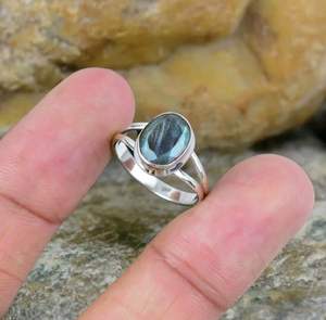 Vente en gros d'anneaux en argent sterling 925 massif, pierre ovale, pierre précieuse labradorite naturelle, pierre facettée, idée cadeau pour femme, pour mariage - Product Image 4