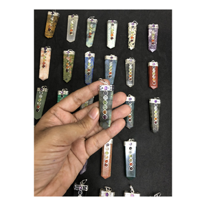 Vente en gros de pendentifs en pierres précieuses de style vintage Nouveau design de l'Inde Fourniture de pendentifs en pierres précieuses en vrac - Product Image 4