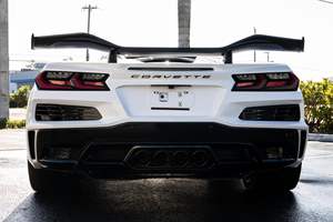 2023 คอร์เวทท์ ซี06 คอนเวอร์ทิเบิล แพ็คเกจสมรรถนะสูงสุด ซี06 ภายในสีแดง ไม่ได้ดัดแปลง - Product Image 4