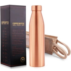 Producto muy notable Botella de agua de cobre con bolsa de yute y caja Durable disponible para vender regalos en cualquier función - Product Image 1