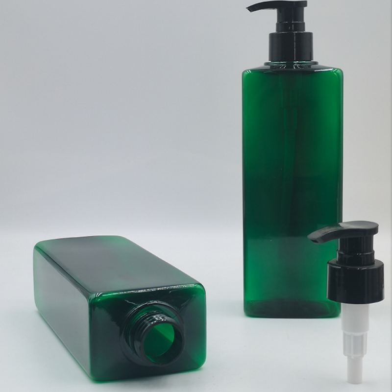 สีเขียวเข้ม