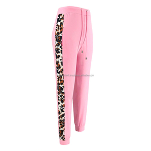 Conjunto Deportivo de Dos Piezas para Mujer, Otoño, Felpa, Sudadera con Cuello Redondo y Parches de Leopardo, Pantalones Largos, Ropa Deportiva a la Moda, OEM - Product Image 4