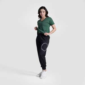 เสื้อยืดถักทรงยาวโมดฟิตสีเขียวเข้ม - Product Image 4