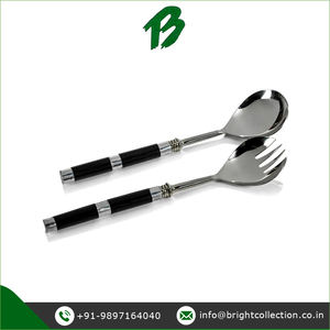 Servidor de Ensalada con Acabado Plateado Pulido y Mango de Resina Negra, Disponible con Logotipo Personalizado a un Precio Accesible - Product Image 2