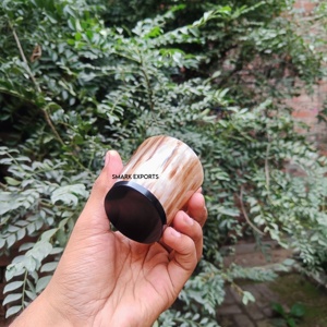 Coupe en verre à vin en corne de boeuf naturelle fabriquée à la main, tons de terre uniques, porte-boisson poli écologique durable pour un usage domestique - Product Image 3