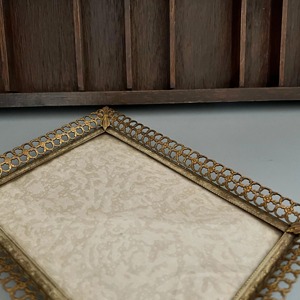 Modern Round Design <b>Gold</b> Metal <b>Photo</b> <b>Frame</b> Sleek Stylish Look Ideal for Tabletop Display Home Decor or Memorable Gifting - Product Image 4