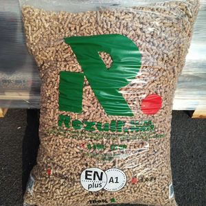 Briquetas, astillas de madera y leña de primera calidad. Pellets de madera para calentar y cocinar Combustible limpio Alemania - Product Image 2