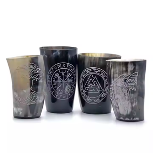 Ensemble de verres à liqueur en corne Artisanat Véritable boeuf Fabriqué à la main Cadeau gravé à la main Tasses polies par l'artisanat en croissant - Product Image 3