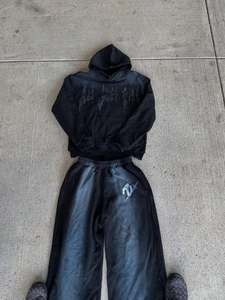 Nouveau pull surdimensionné personnalisé Dtg Logo 2 pièces pantalons évasés pour hommes ensembles deux pièces crop top pantalons de survêtement évasés pour hommes et ensembles à capuche - Product Image 4