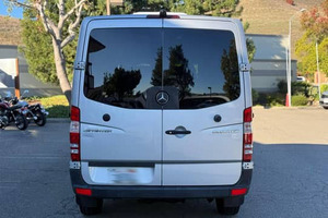 Mercedes-Benz Sprinter 2500 Utilitaire à Long Empattement Fiable de 2013 à Vendre - Product Image 4