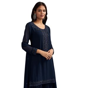Traje azul marino Georgette Sharara con Kurta y Dupatta bordados para un elegante traje de fiesta de invitados de boda india - Product Image 4