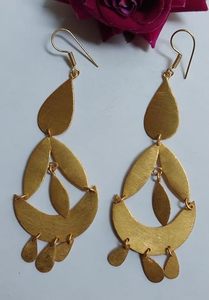 ¡Pendientes de aro de nuevo diseño de HF Crafts para mujer, aretes de metal de alta moda para fiestas y bodas a la venta ahora! - Product Image 6