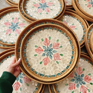Bandeja de ratán decorativa superventas 2024, mosaico tejido a mano, bandeja de ratán con incrustaciones de madreperla redonda de Loto Azul Vietnam - Product Image 2