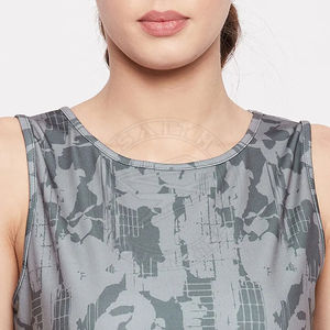 Camiseta sin mangas premium para mujer, informal, transpirable, ecológica, de secado rápido, personalizada, sublimada, acanalada, precio al por mayor, hecha en Pakistán - Product Image 5