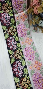 Rubans et lacets brodés à la machine sur mesure de différents modèles et couleurs pour robes de mariée sur tissu en filet de 2 pouces de largeur - Product Image 5