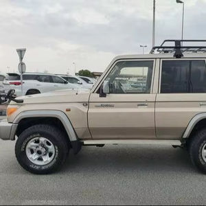 Muy limpio T0y0ta Land Cruiiser 2015 Hard Top Manual Automático Diesel 4x4 en venta - Product Image 1