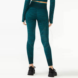 Leggings de Yoga para Mujer de Alta Calidad, Personalizables, Sólidos, con Impresión por Sublimación, Elásticos, Transpirables, de Secado Rápido y Cintura Alta - Product Image 3