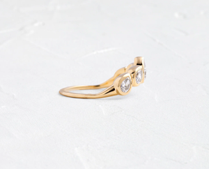 Bisel Set Pera Corte Cinco Piedras Moissanite Anillo de Compromiso 18K Oro Sólido Boda Banda a Juego Para Fiestas de Aniversario Ella - Product Image 4