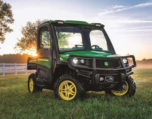 Tracteur compact John Deere 2025R 23HP 4x4 avec tondeuse à flanc, chargeur, épandeur Frontier et pompe de rétrocaveuse pour l'USA - Product Image 5