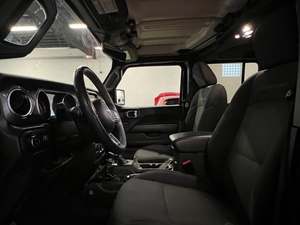 Jeep Gladiator Overland 2023 d'occasion, en parfait état, faible kilométrage, en stock, offert à un prix incroyable, à ne pas manquer - Product Image 5