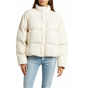 Chaqueta de Invierno Acolchada para Mujer al por Mayor con Servicio Personalizado OEM, Resistente al Viento, con Cremallera Sólida y Exterior de Poliéster - Product Image 1