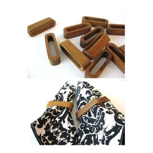 Ronds de serviette en bois élégants Finition polie faite à la main Design rond parfait pour la configuration de la table de banquet de mariage - Product Image 1