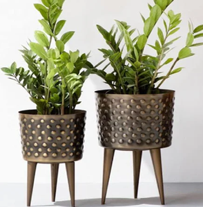 Logam Gold Davos Macetas con soportes Juego de 2 Macetas de metal modernas Macetas de hierro Macetas decorativas pequeñas y grandes al por mayor - Product Image 4