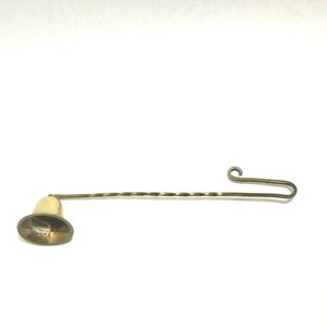 Éteignoir à bougies vintage en métal doré brillant avec un design élégant, parfait pour la coupe de mèche domestique et les accessoires, meilleurs prix - Product Image 2