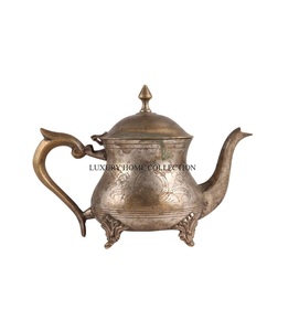 Théière en laiton de grande capacité avec couvercle décoratif et base robuste parfaite pour les réunions de famille ou les parties de thé - Product Image 1