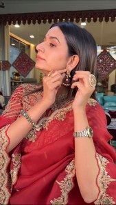 Sari de Estilo Bollywood con Bordado Pesado de Primera Calidad para Bodas y Fiestas Elegantes para Mujer a Precios de Mayoreo - Product Image 3