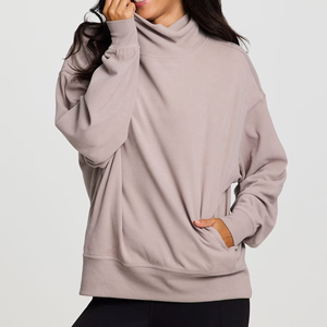 Sweat-shirt à col montant taupe avec poches, coupe ample et oversize pour femme, en polaire, vente en gros, vêtements en vrac, OEM - Product Image 2